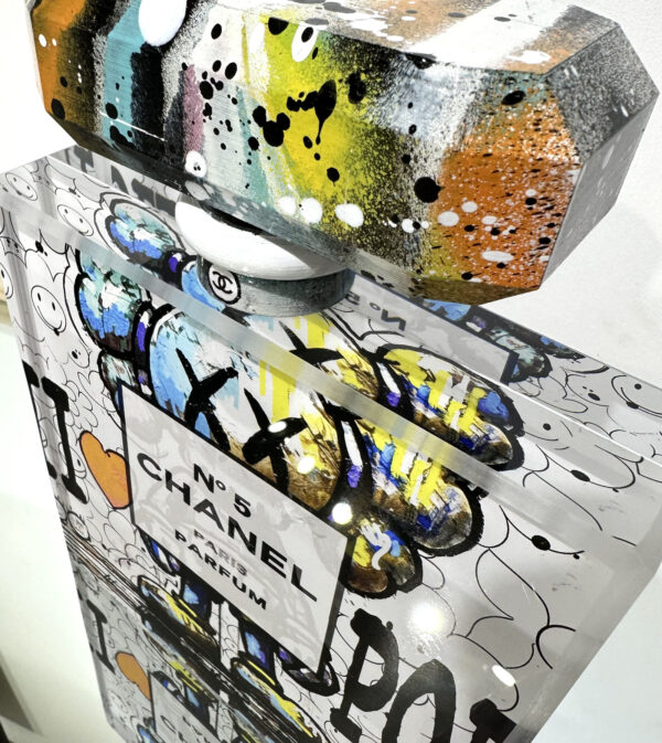 Chanel n°5, kaws, I love pop art - Image 2