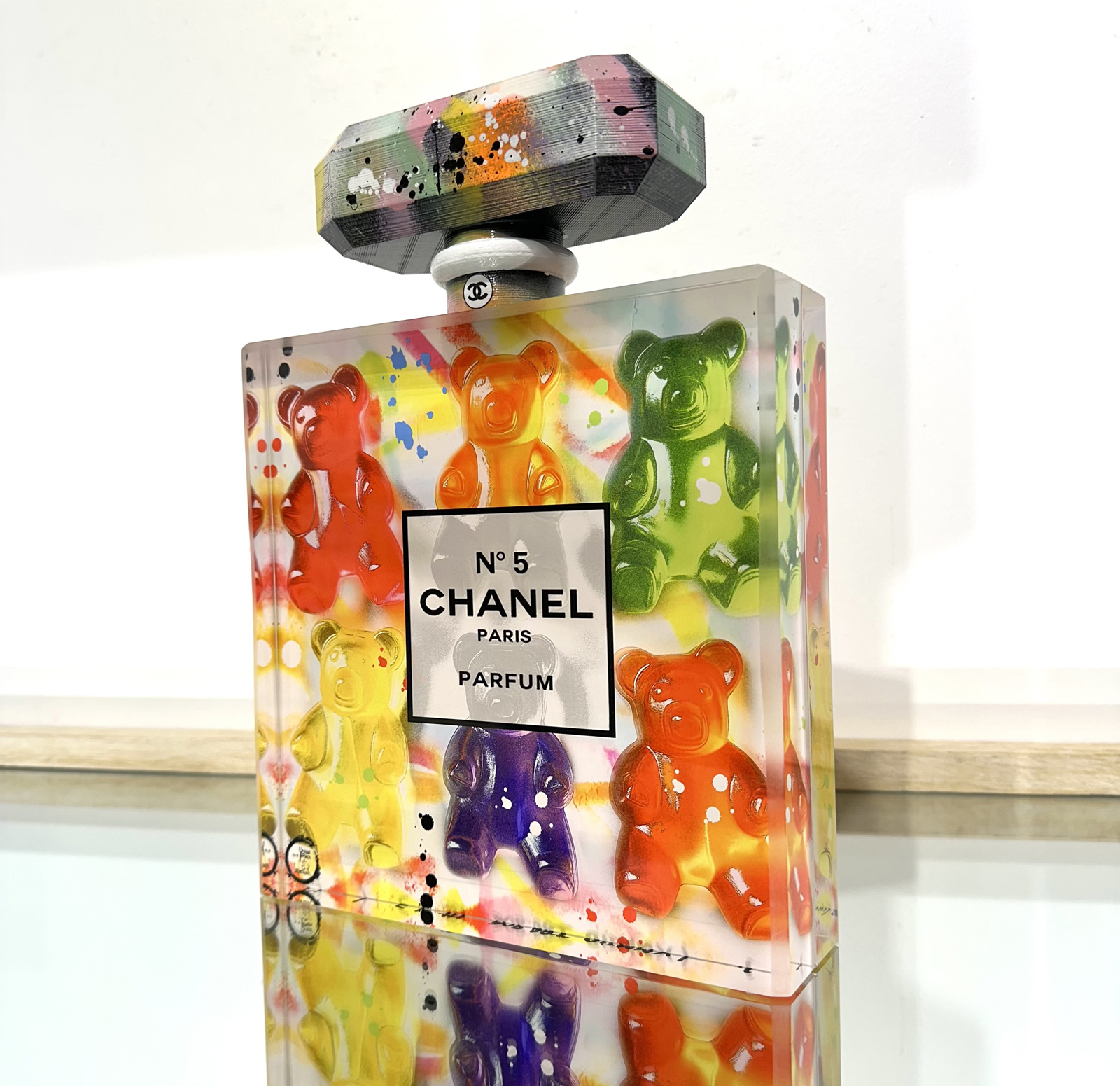 Chanel n°5 bottle, pop art gummy bears