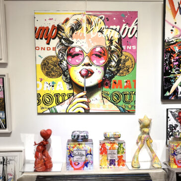 Alternative view of Marilyn Monroe, Iconic with a lollipop