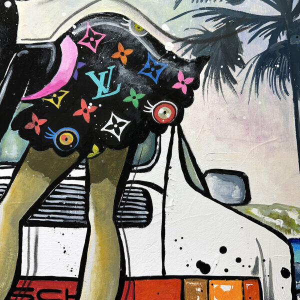 Minnie Mouse habillée en Louis Vuitton devant sa Porsche – Image 5