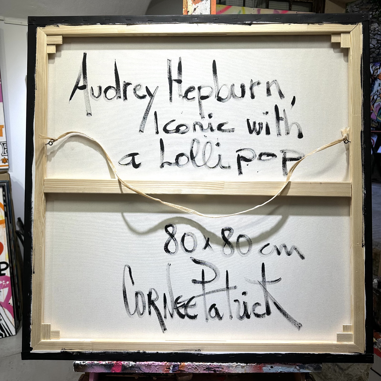 Audrey Hepburn, iconic with a lollipop – Image 7